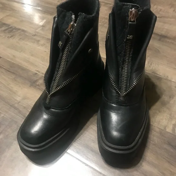 SAM EDELMAN Linds Layered Bootie - Picture 7 of 7